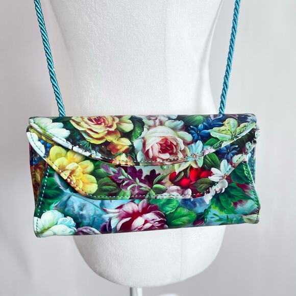 MADDEN GIRL FLORAL PATTEN LEATHER DOUBLE ENVELOPE CROSSBODY CLUTCH WALLET PURSE - Picture 2 of 12